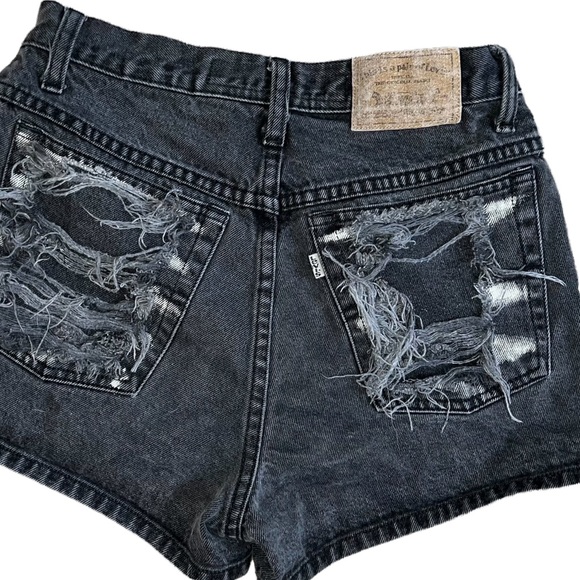 Levi’s Jean Shorts - Picture 4 of 6